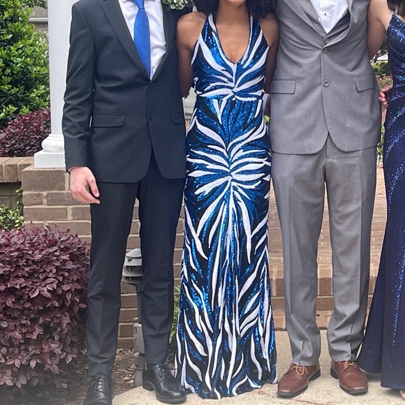 PERFECT PROM DRESS - Picture 1 of 3